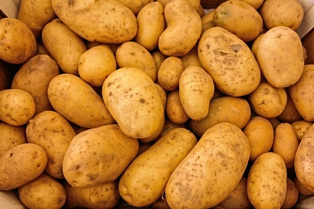 411975